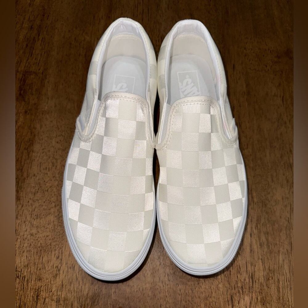 NEW VANS CHECKERED STACKFORM PLATFORM SLIP ON SHINY SATIN IVORY CHECKERED SZ 7 - Picture 3 of 11